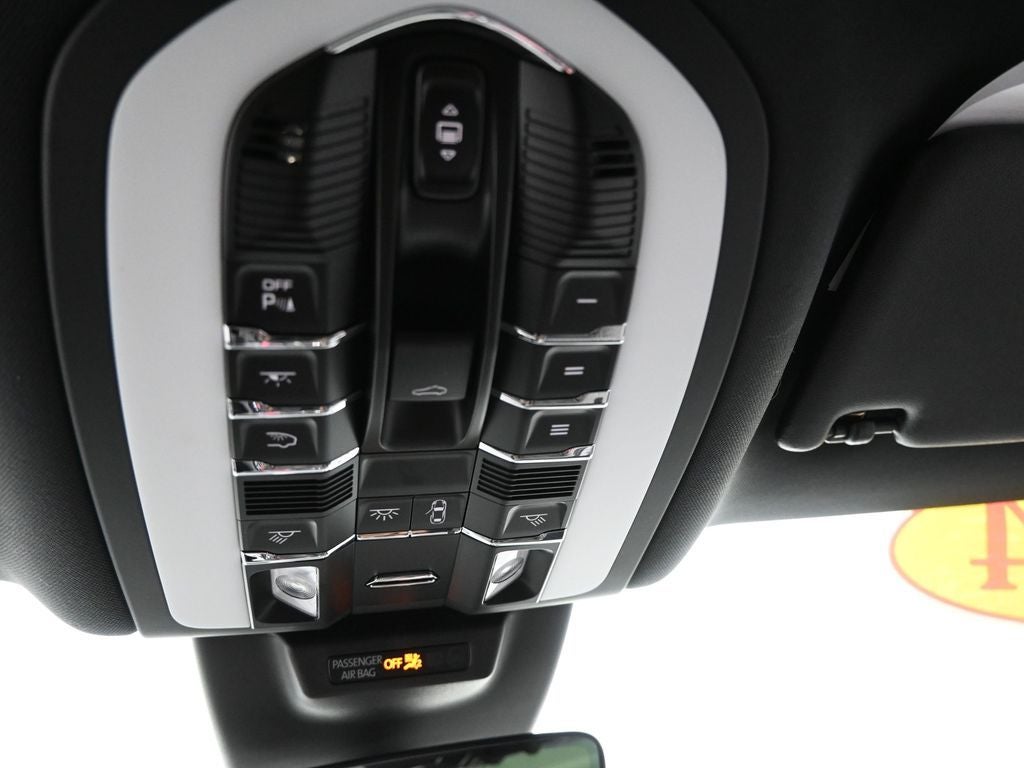 2024 Porsche Macan T