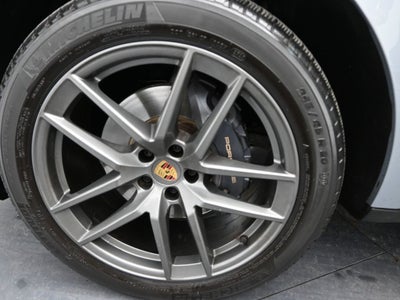 2024 Porsche Macan T