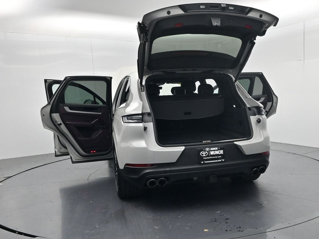 2025 Porsche Cayenne S