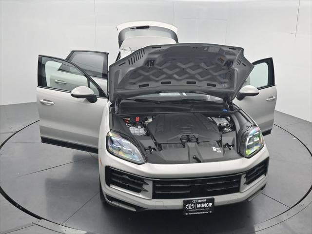2025 Porsche Cayenne S