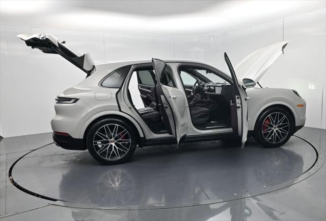 2025 Porsche Cayenne S
