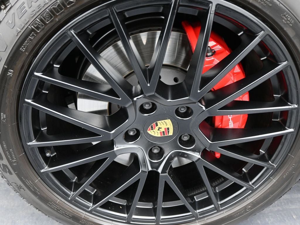 2022 Porsche Cayenne Coupe GTS