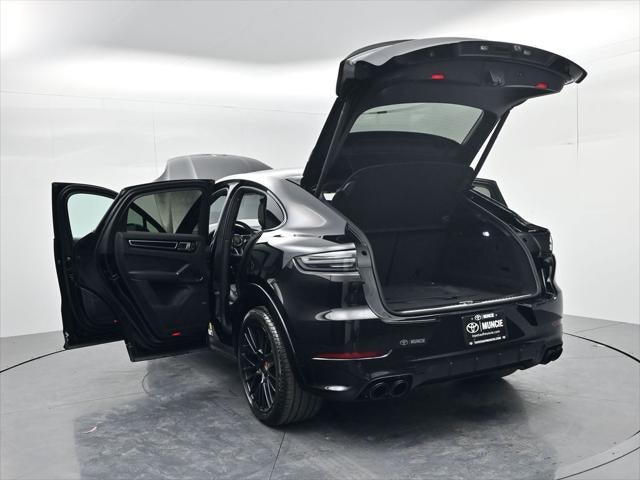 2022 Porsche Cayenne Coupe GTS
