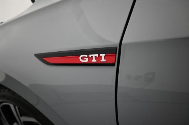 2024 Volkswagen Golf GTI 2.0T SE