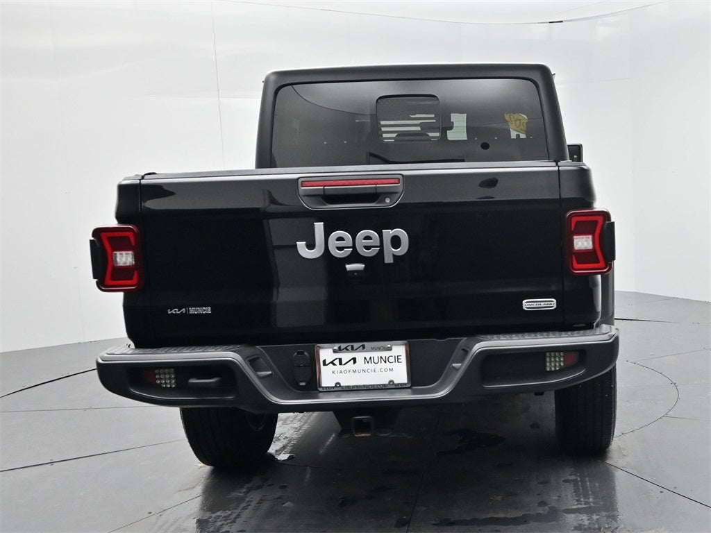2022 Jeep Gladiator Overland