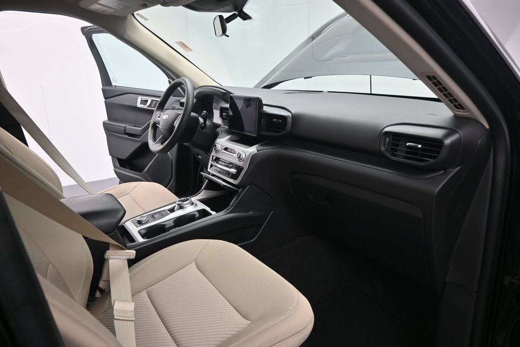 2023 Ford Explorer Base