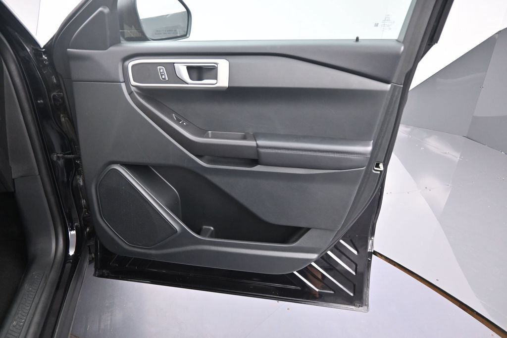 2023 Ford Explorer Base