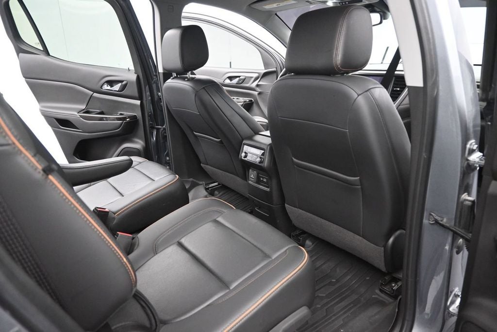 2022 GMC Acadia AT4