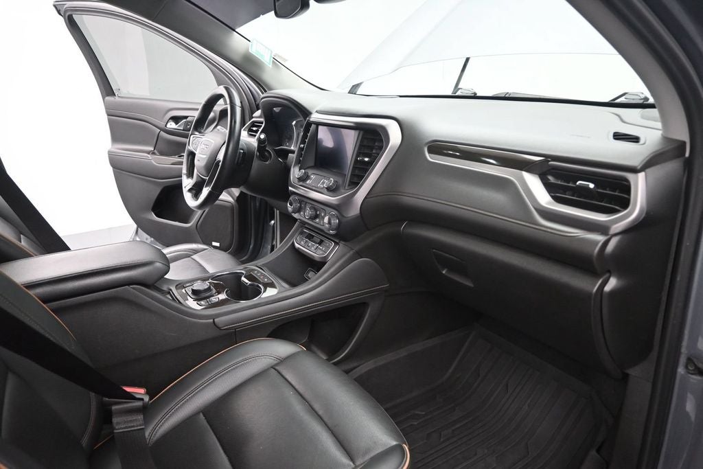 2022 GMC Acadia AT4