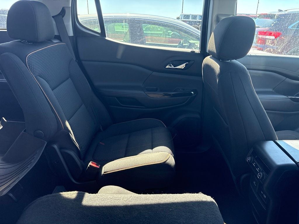 2021 GMC Acadia AT4