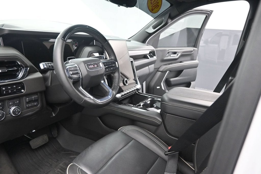 2025 GMC Yukon Elevation