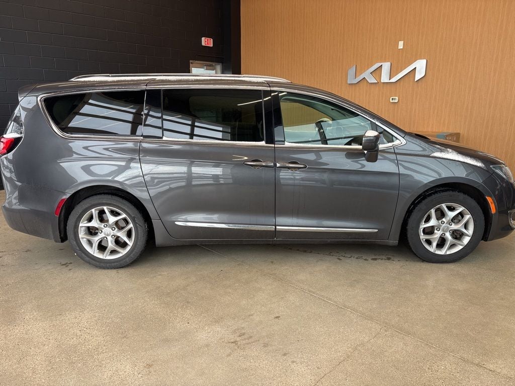 2019 Chrysler Pacifica Touring L