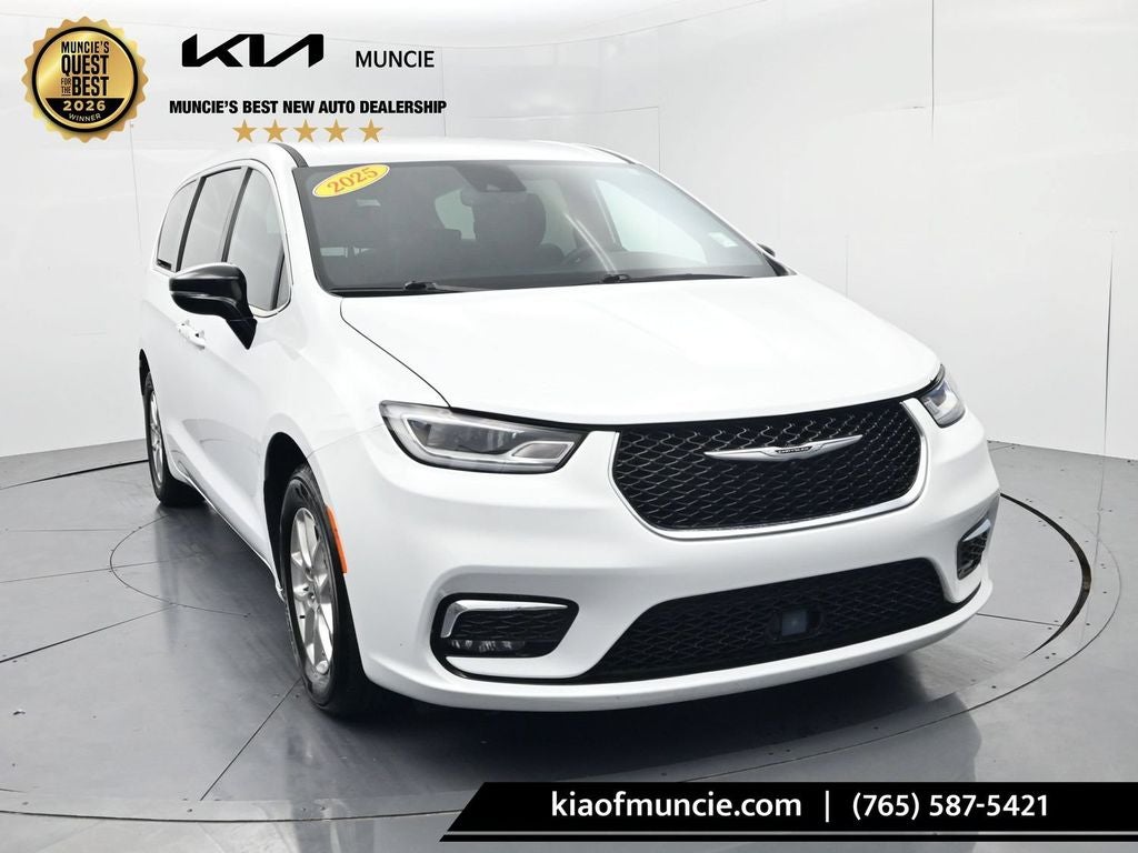2025 Chrysler Pacifica Select