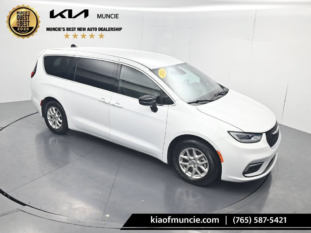 2025 Chrysler Pacifica Select