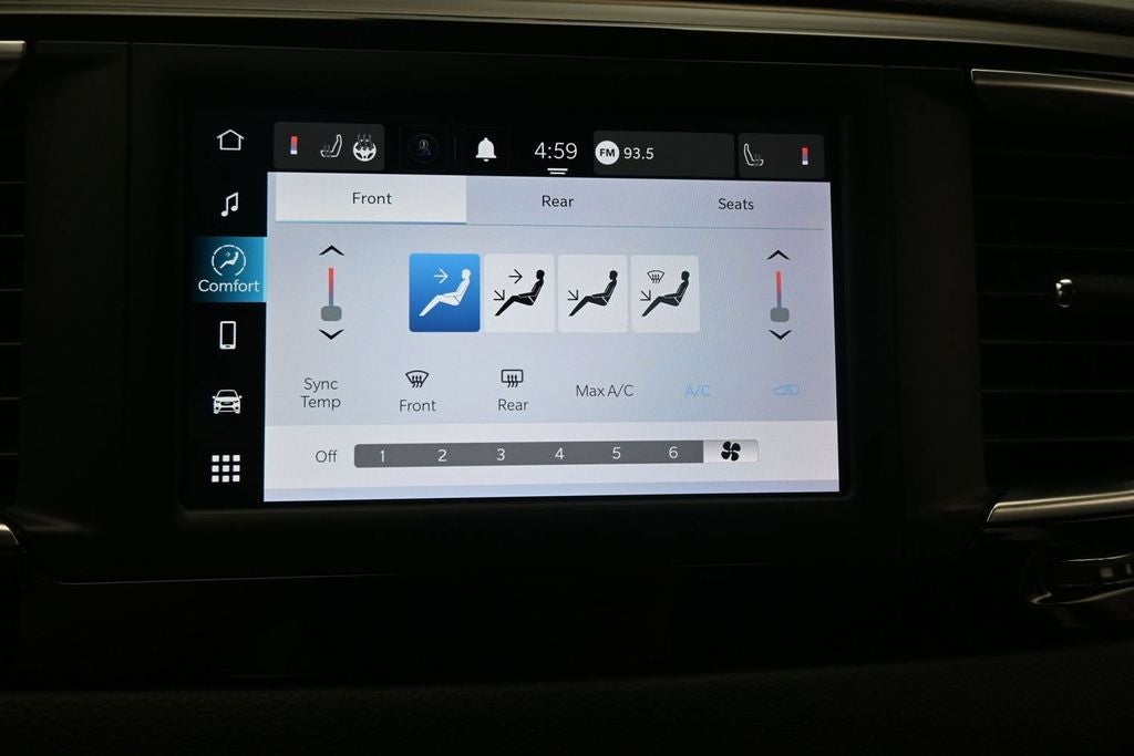 2023 Chrysler Voyager LX