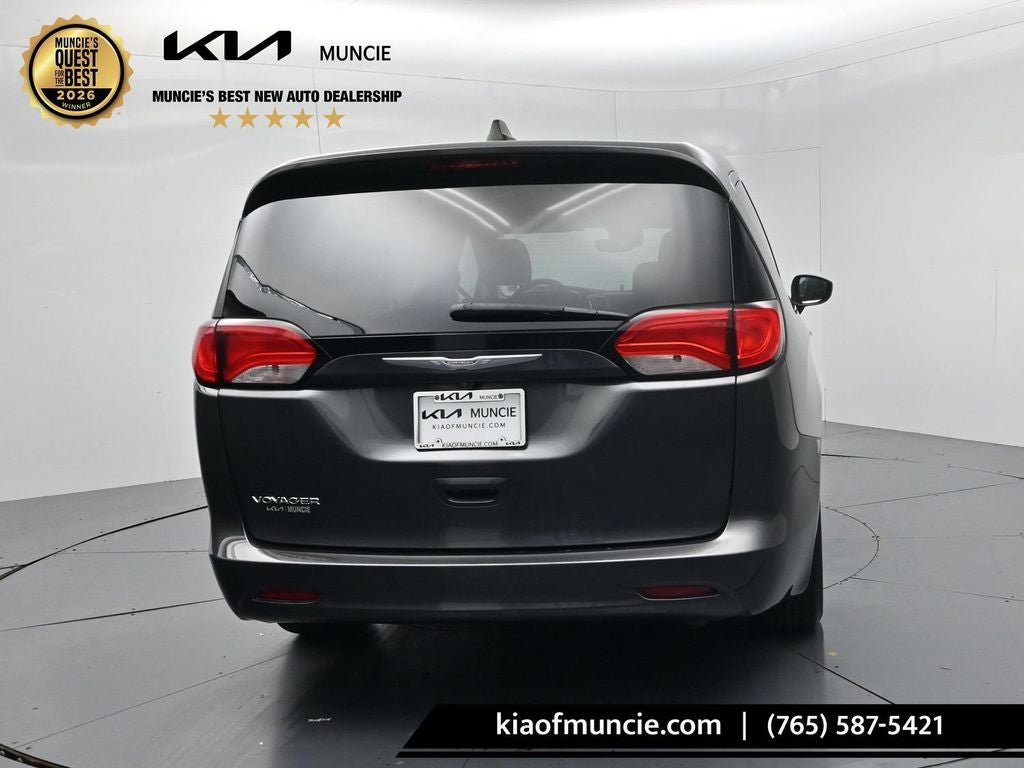 2023 Chrysler Voyager LX