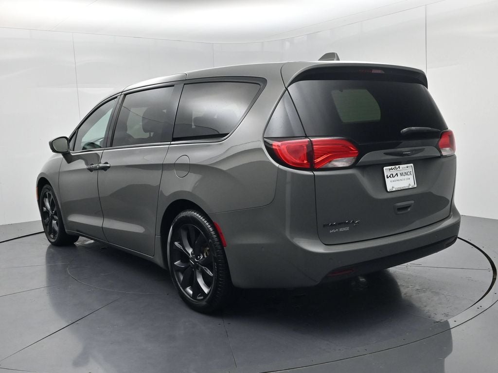 2020 Chrysler Pacifica Touring