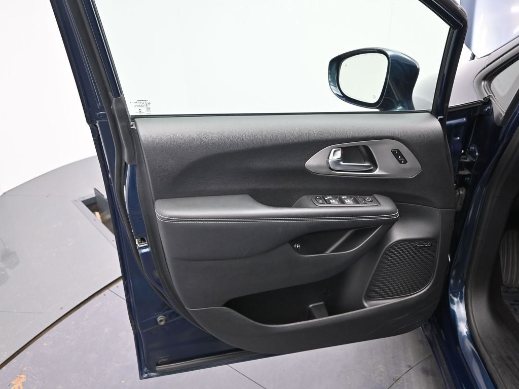 2022 Chrysler Pacifica Hybrid Limited