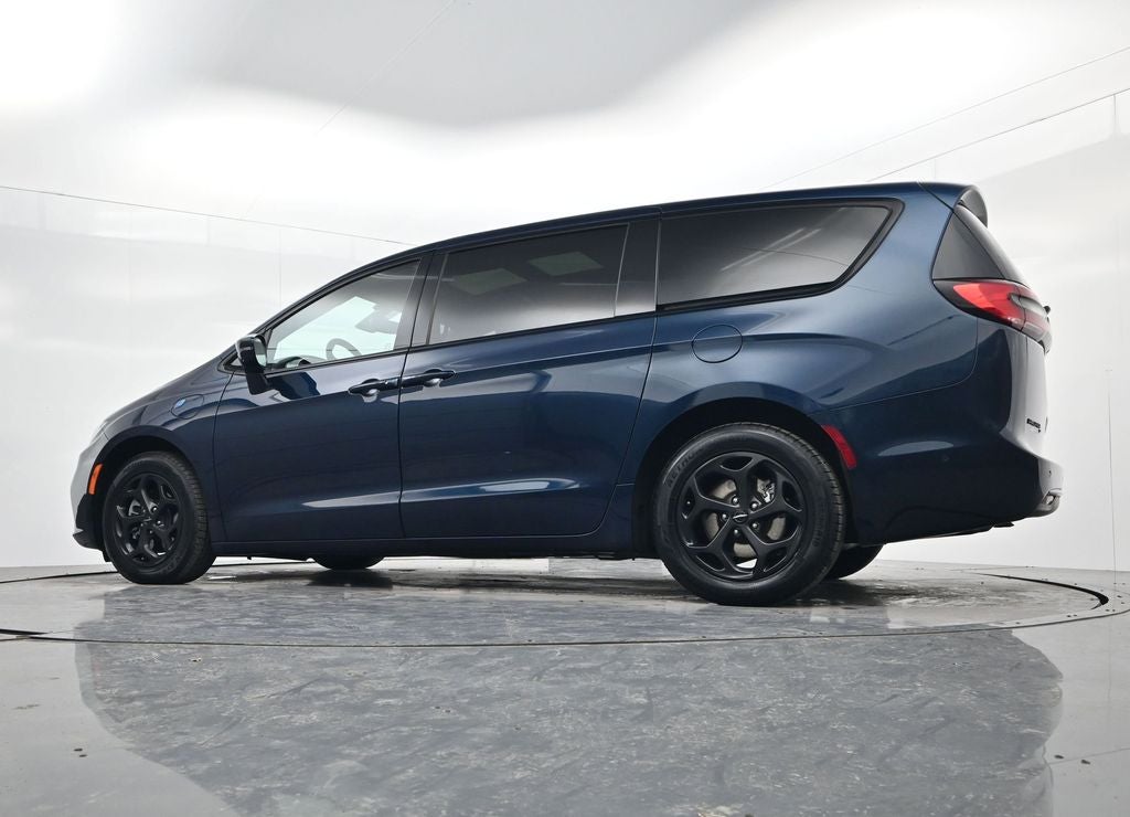 2022 Chrysler Pacifica Hybrid Limited