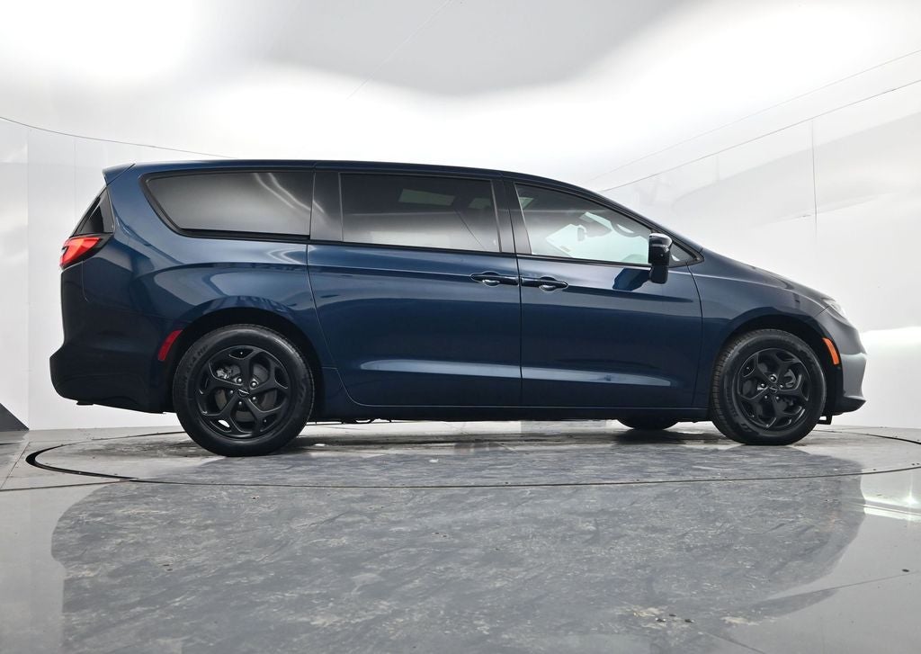 2022 Chrysler Pacifica Hybrid Limited