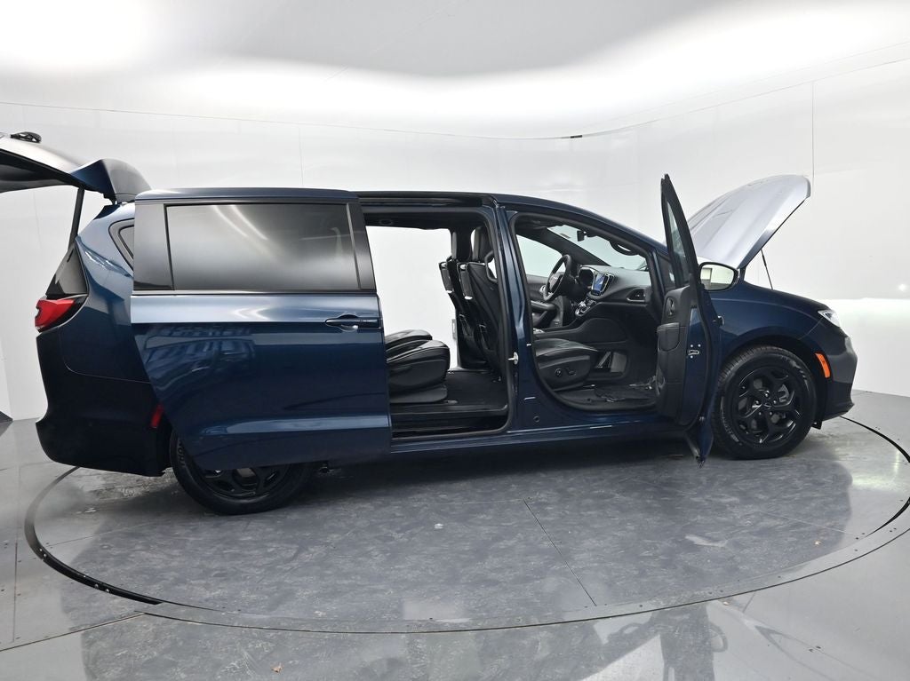 2022 Chrysler Pacifica Hybrid Limited