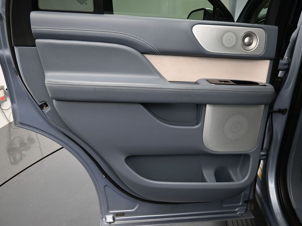 2022 Lincoln Navigator Black Label