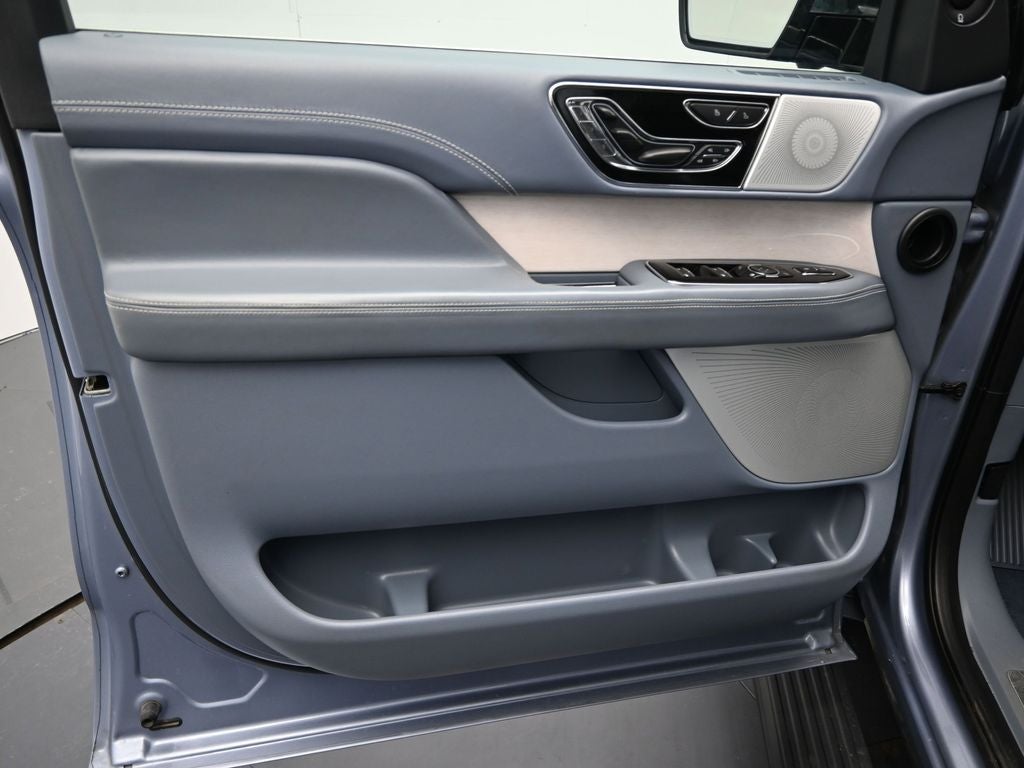 2022 Lincoln Navigator Black Label