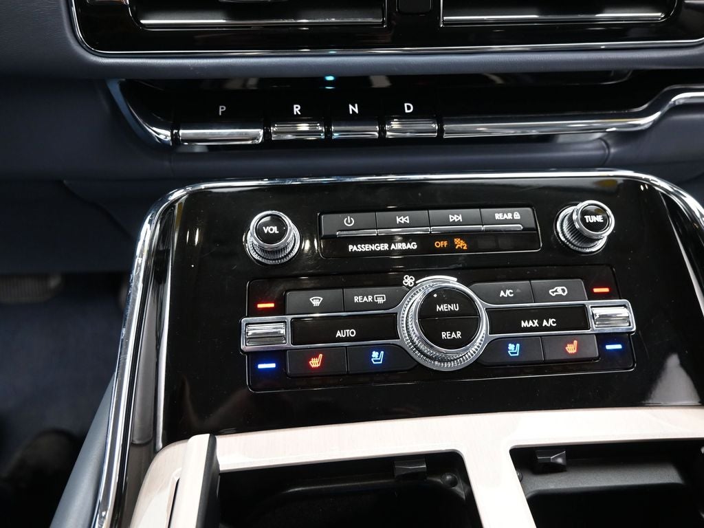 2022 Lincoln Navigator Black Label