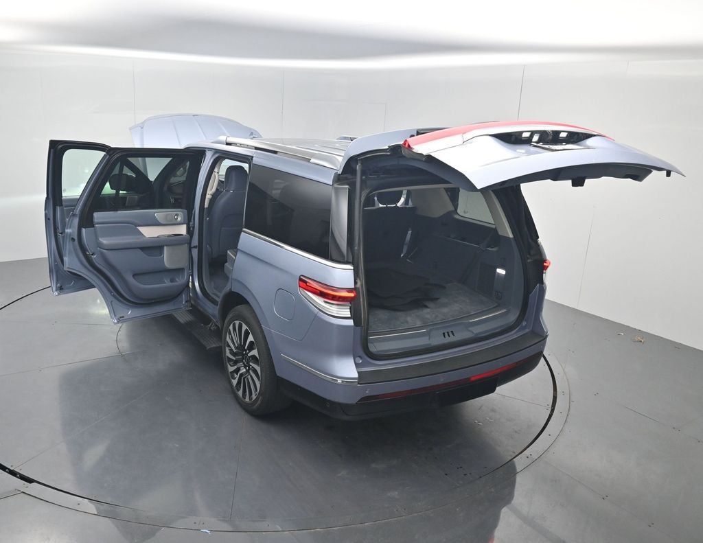 2022 Lincoln Navigator Black Label