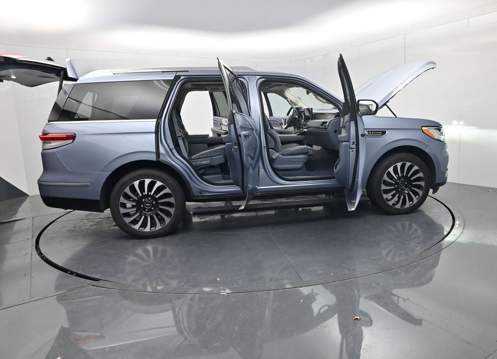 2022 Lincoln Navigator Black Label