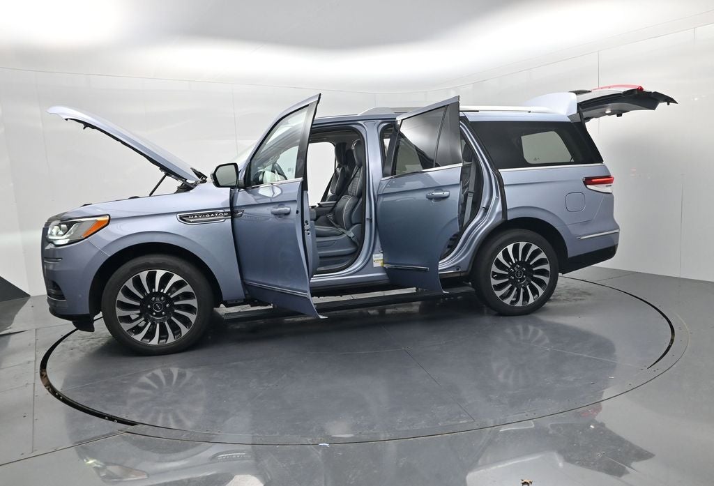 2022 Lincoln Navigator Black Label