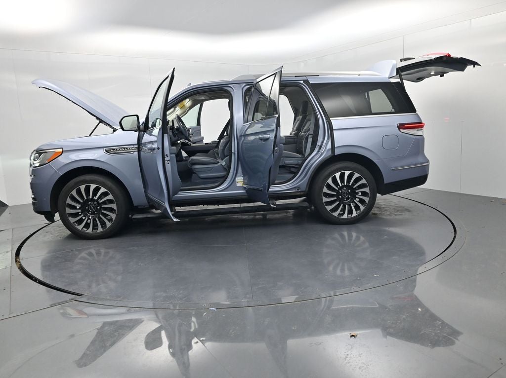 2022 Lincoln Navigator Black Label