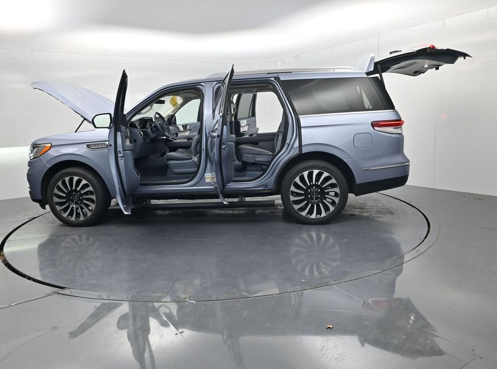 2022 Lincoln Navigator Black Label