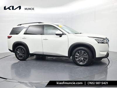 2022 Nissan Pathfinder SV