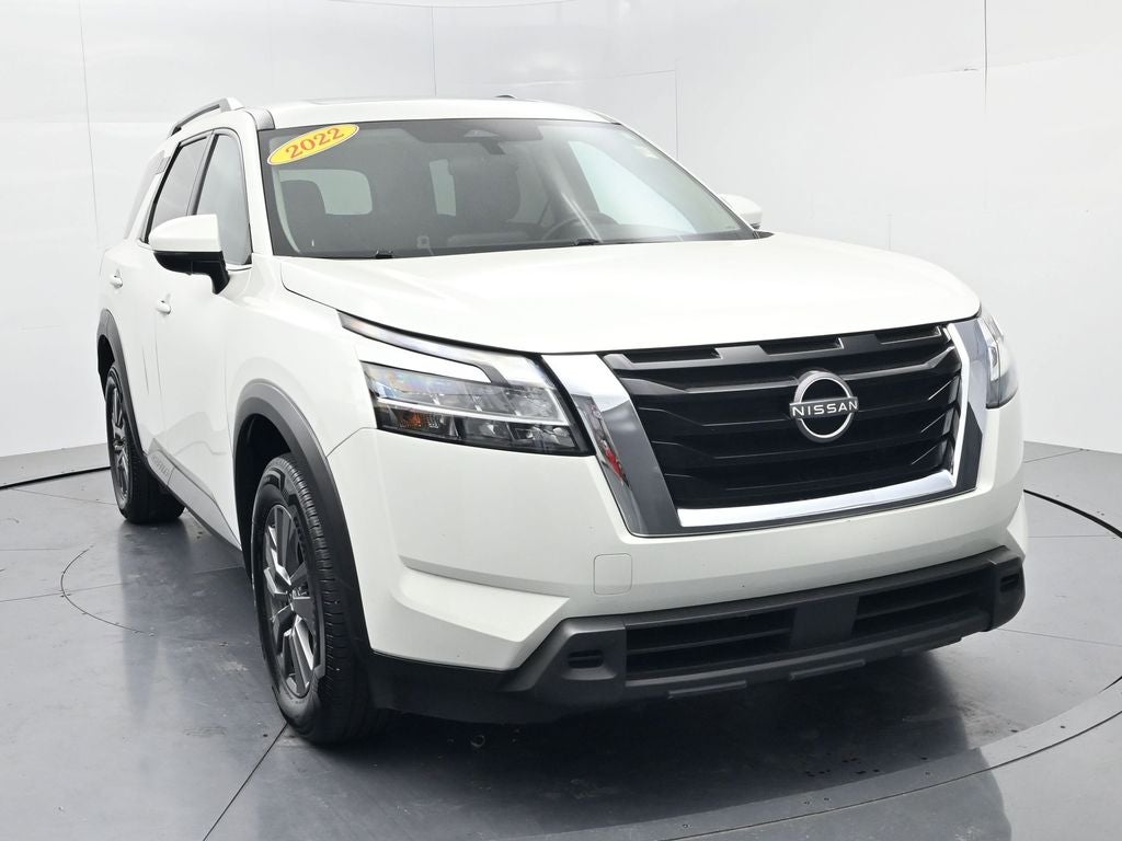 2022 Nissan Pathfinder SV
