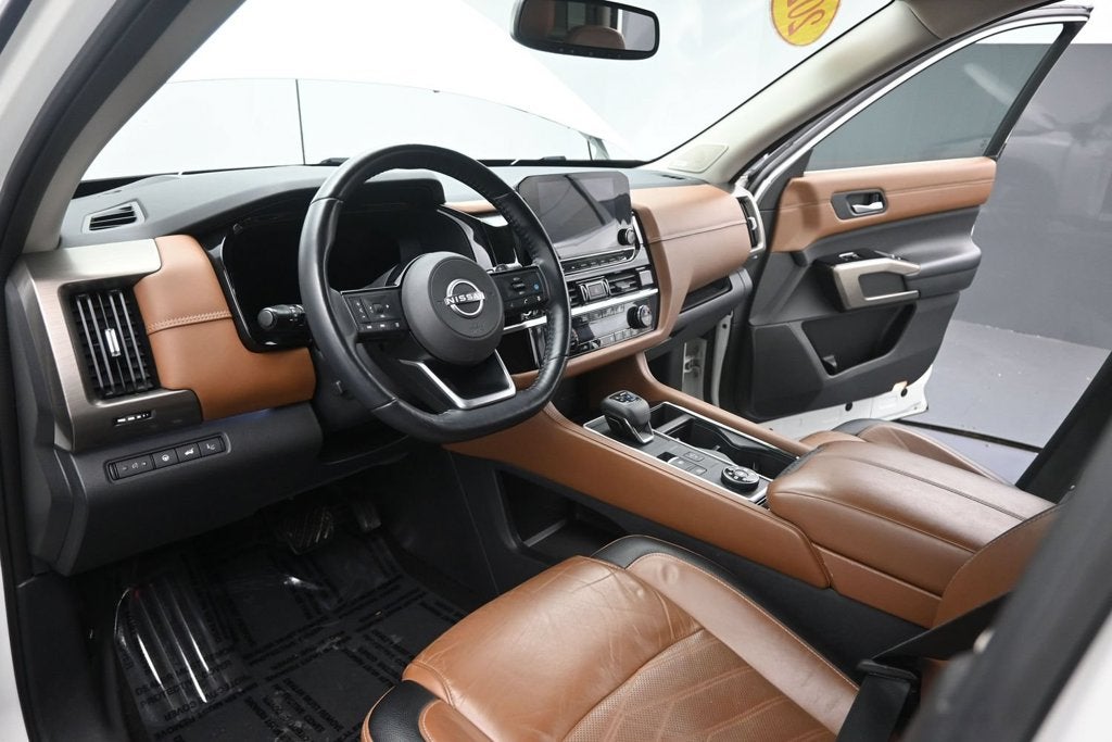 2022 Nissan Pathfinder Platinum