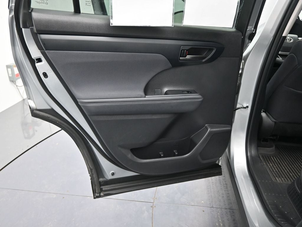 2023 Toyota Highlander Hybrid LE