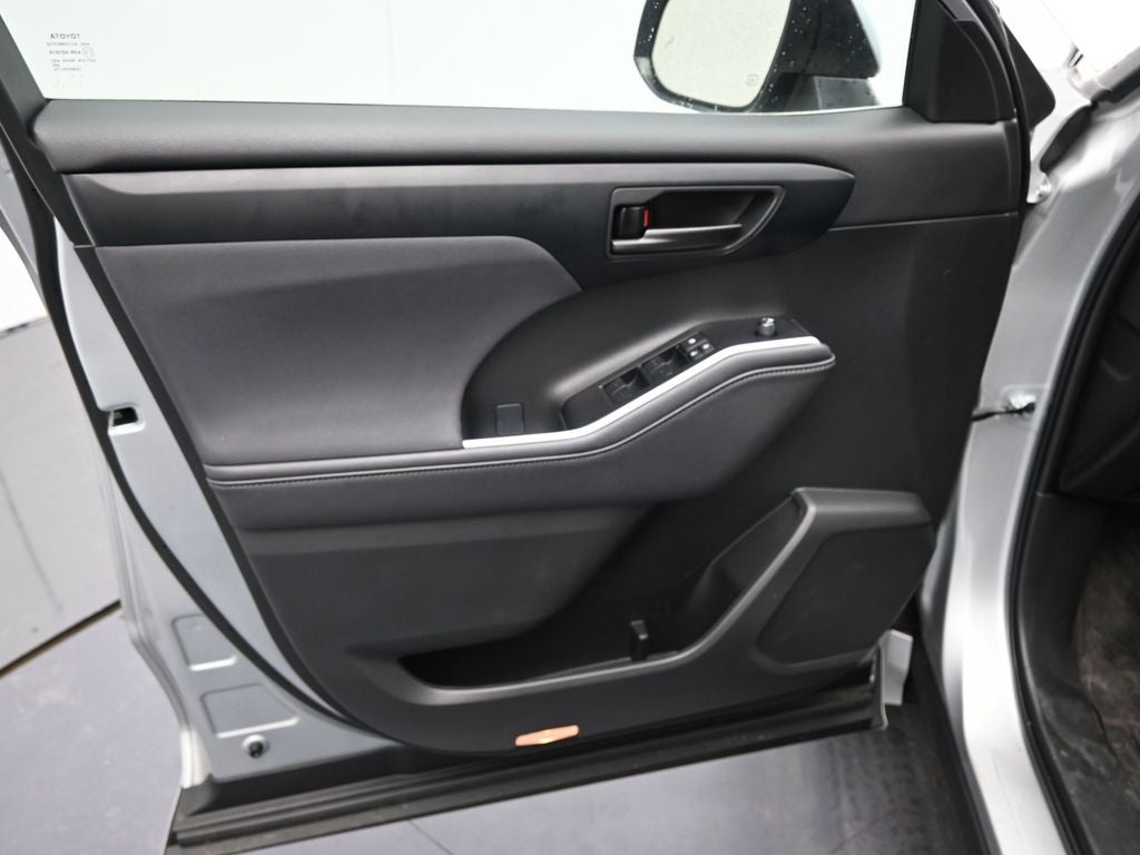 2023 Toyota Highlander Hybrid LE