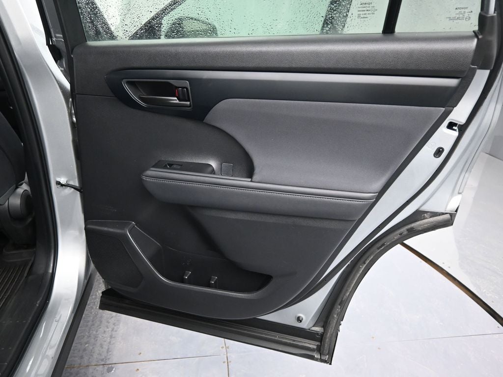 2023 Toyota Highlander Hybrid LE