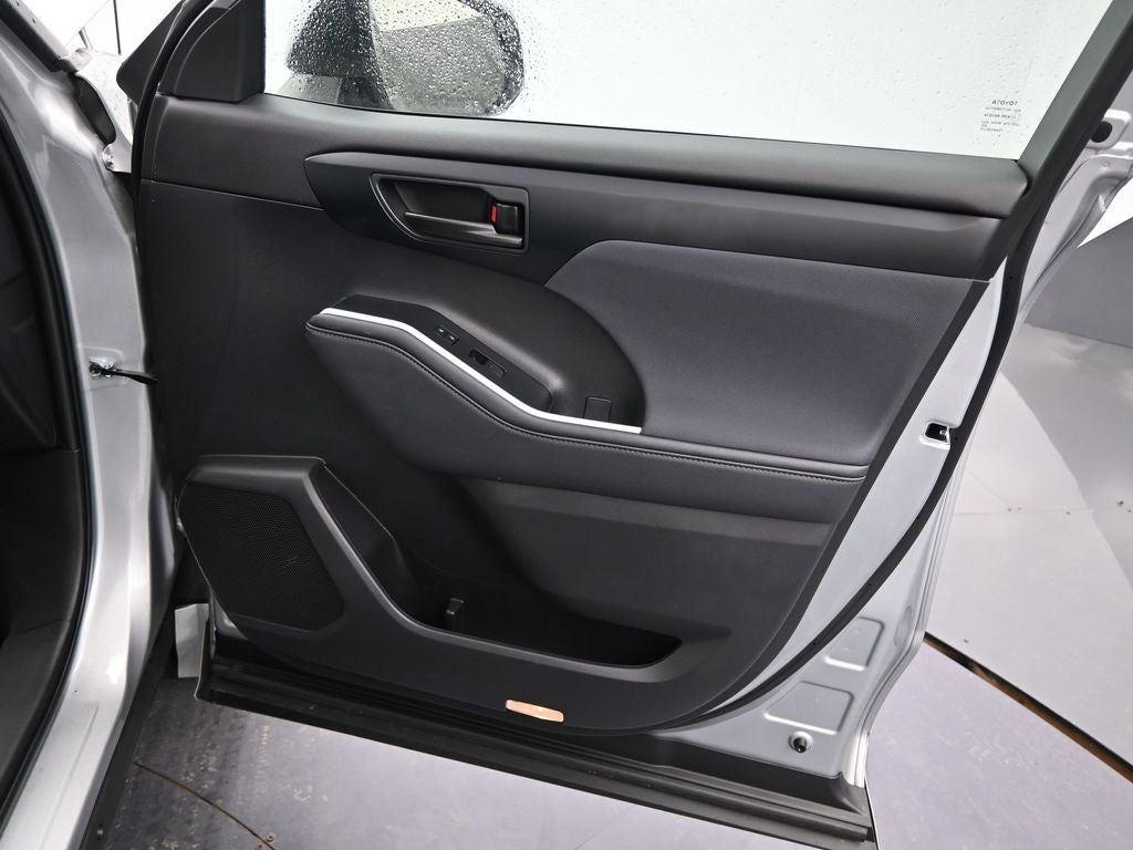 2023 Toyota Highlander Hybrid LE