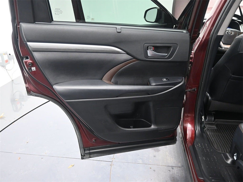 2019 Toyota Highlander Hybrid Limited Platinum