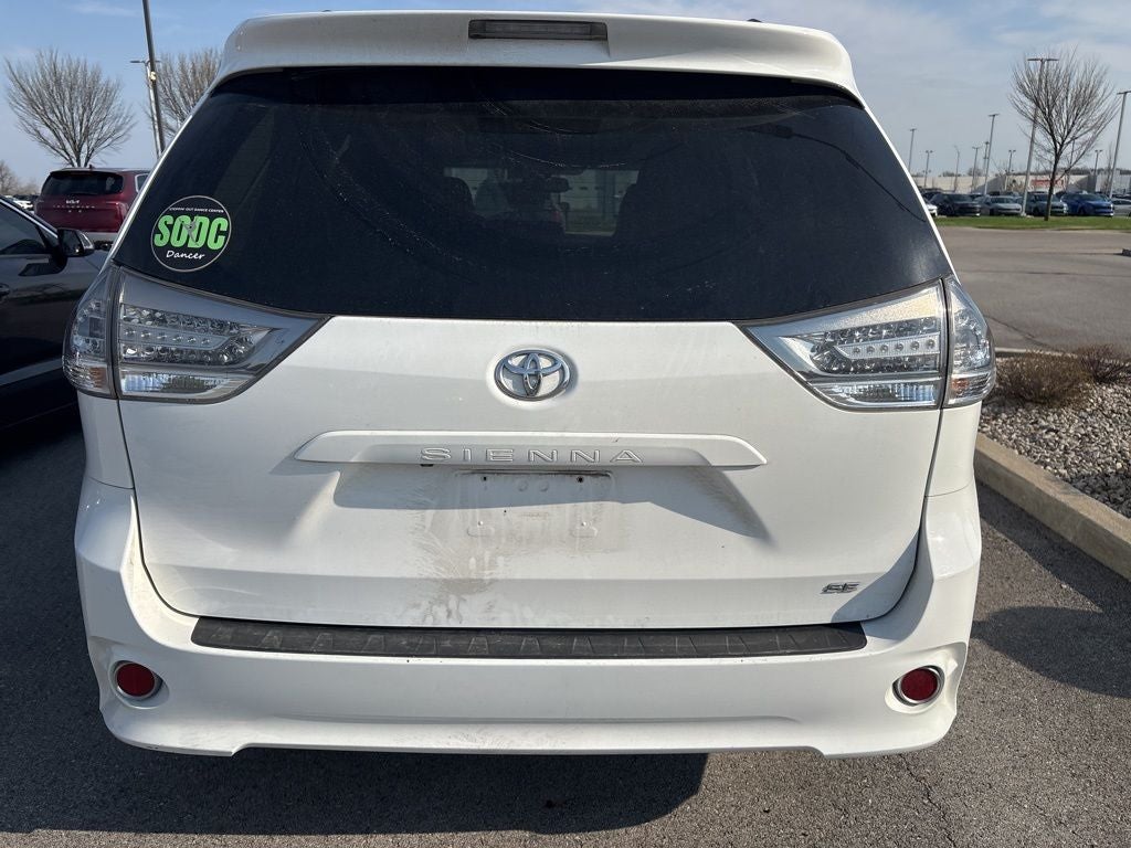 2013 Toyota Sienna SE 8 Passenger