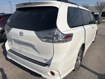 2013 Toyota Sienna SE 8 Passenger