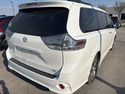 2013 Toyota Sienna SE 8 Passenger