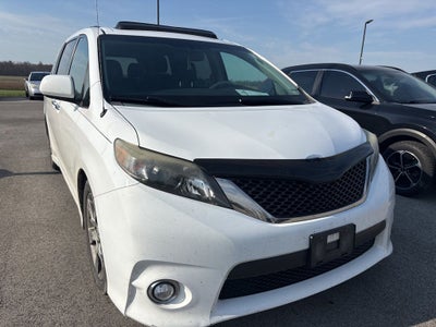 2013 Toyota Sienna SE 8 Passenger