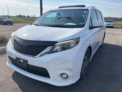 2013 Toyota Sienna SE 8 Passenger