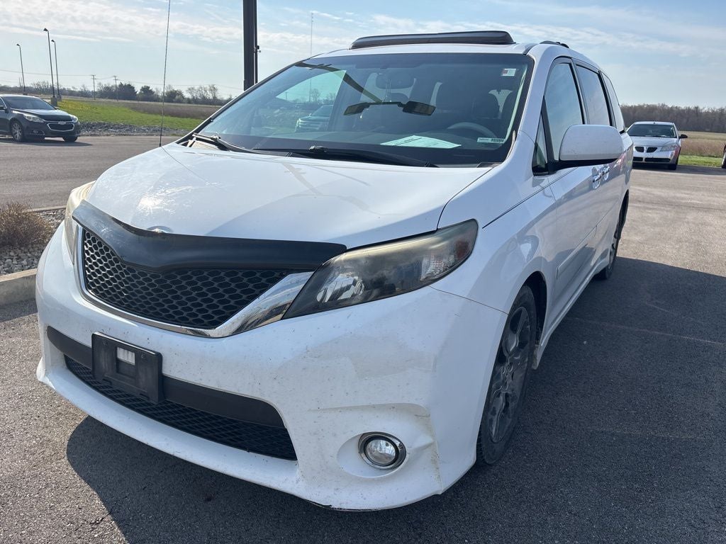 2013 Toyota Sienna SE 8 Passenger