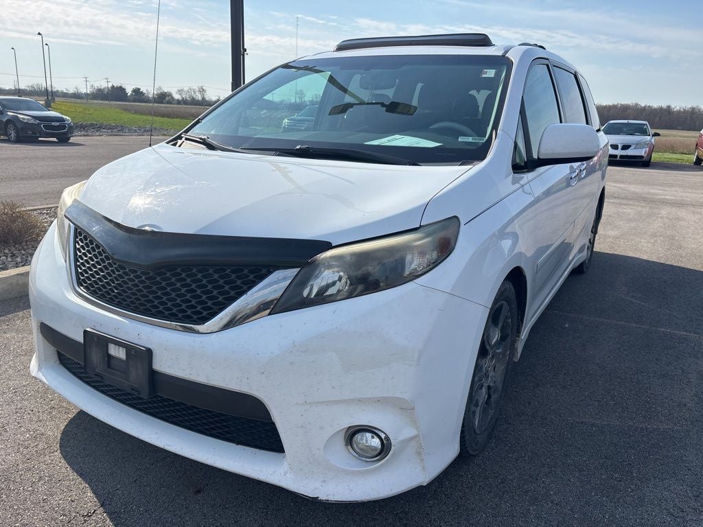 2013 Toyota Sienna SE 8 Passenger