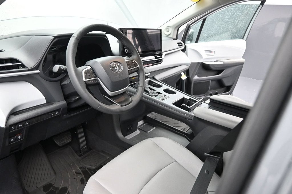 2026 Toyota Sienna XLE 7 Passenger