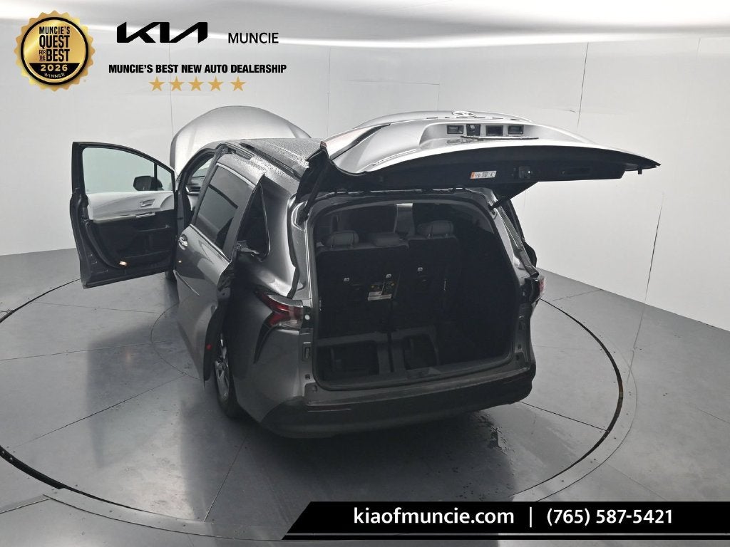 2026 Toyota Sienna XLE 7 Passenger